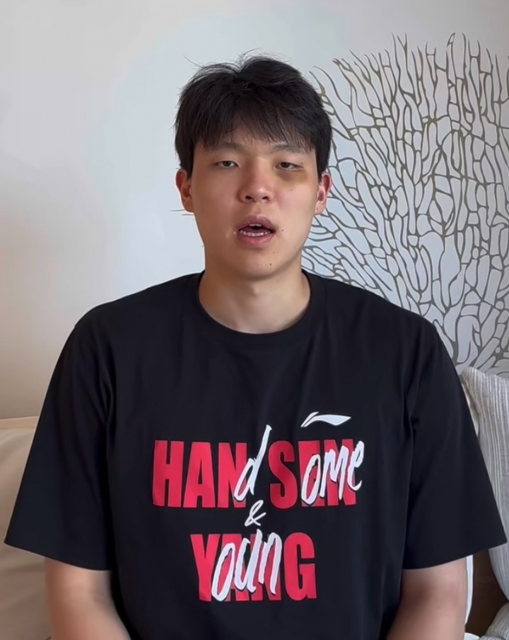 开云登录网址入口-😲杨瀚森肿着熊猫眼回复东契奇：谢谢关注 等你的手机号 赛场见