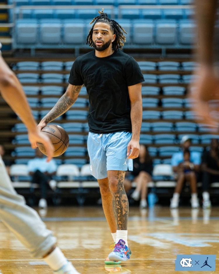 开云下载-北卡校友也不少！RJ-戴维斯&amp;amp;德雷克-鲍威尔等人回母校训练！