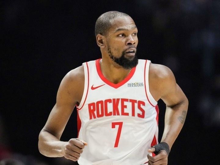 开云登录网址入口-攻守兼备！卡佩拉现身火箭球馆，左手小勾手屡投屡中，技术太娴熟