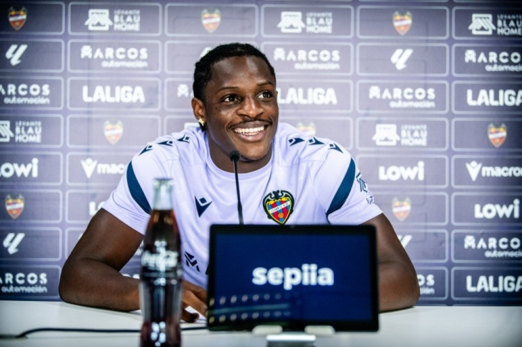 开云下载-艾永坦言莱万特是最佳选择，期待助力球队发展进程