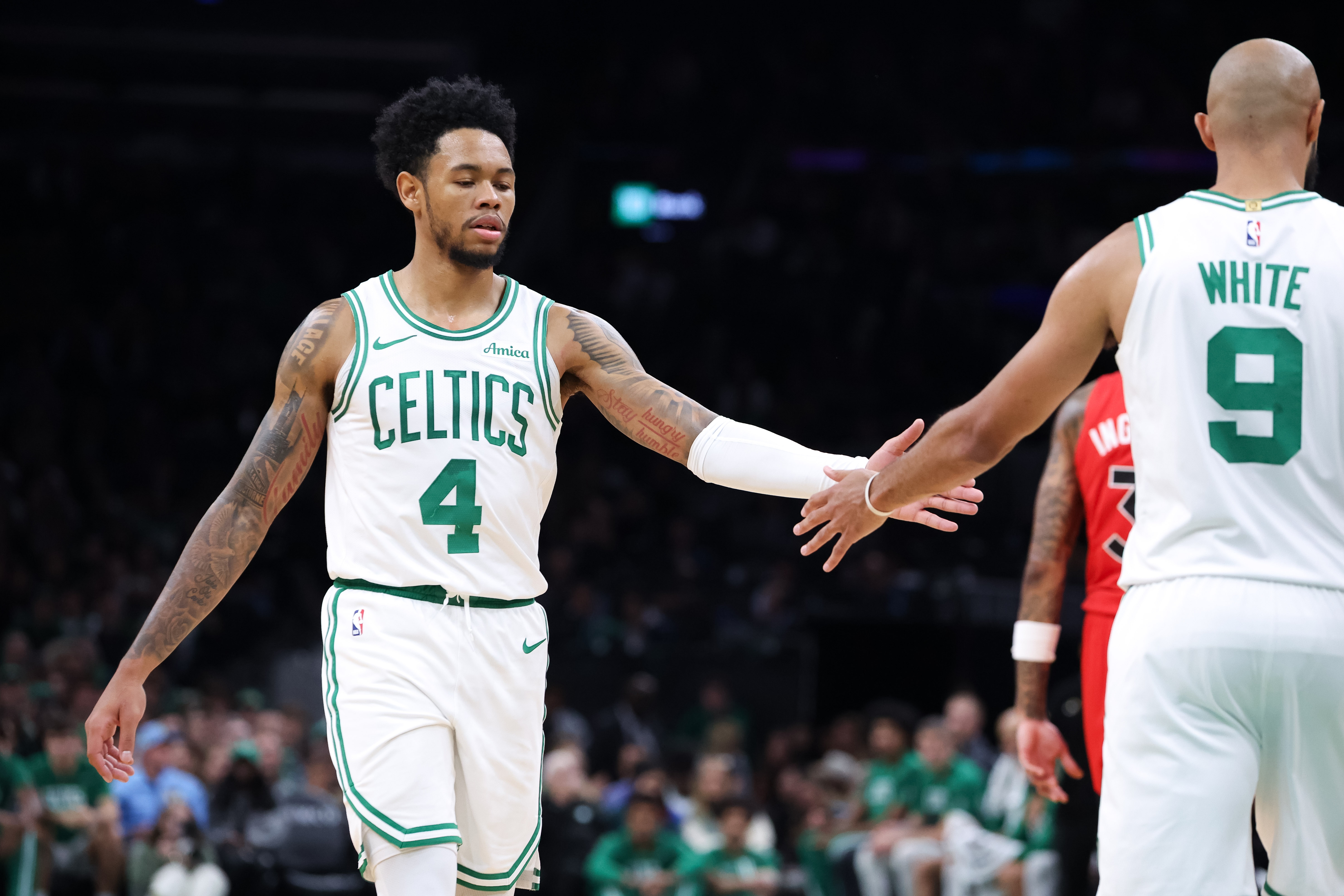 开云下载-安芬尼·西蒙斯：努力阅读比赛 我的侵略性给了球队额外的能量