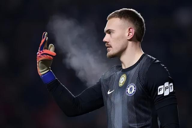 开云登录网址入口-不走运！蓝军二门欧冠半场伤退 新帅本欲重点培养他